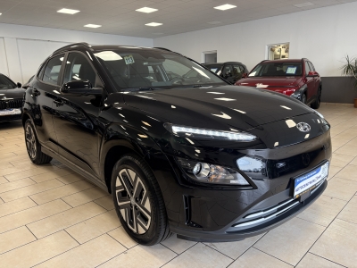 Hyundai KONA Select 2WD*ACC*R-Cam*CarPlay*SHZ*SOH:100%*