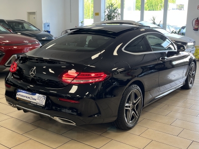 Mercedes-Benz C 300 4Matic AMG-Line Sport Pano. Leder LED Navi
