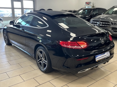Mercedes-Benz C 300 4Matic AMG-Line Sport Pano. Leder LED Navi