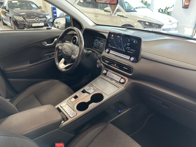 Hyundai KONA Edition 30+*2WD*Navi*CarPlay*Cam*SHZ*PDC*