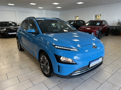 Hyundai KONA Edition 30+*2WD*Navi*CarPlay*Cam*SHZ*PDC*