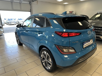 Hyundai KONA Edition 30+*2WD*Navi*CarPlay*Cam*SHZ*PDC*