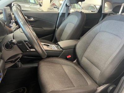 Hyundai KONA Select*2WD*CarPlay*ACC*Cam*SHZ*SOH:100%*