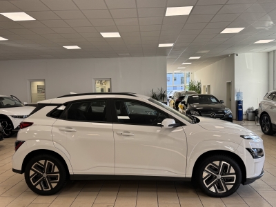 Hyundai KONA Select*2WD*ACC*CarPlay*Cam*WinterP.*SOH100%