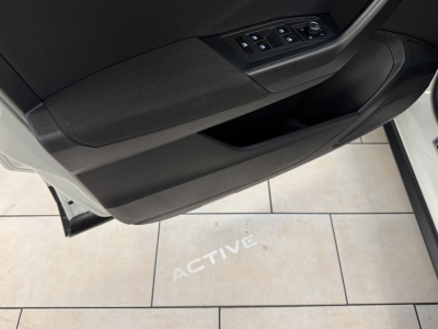 VW T-Roc Active*Panorama*SHZ*CarPlay*PDC*KlimaAuto*