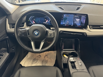 BMW X1 25 e xDrive*LED*Navi*R-Cam*SHZ*KeyLess*CarPlay*