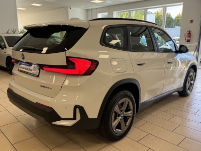 BMW X1 25 e xDrive*LED*Navi*R-Cam*SHZ*KeyLess*CarPlay*