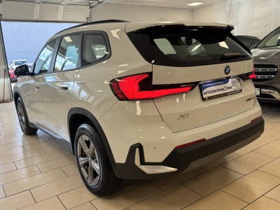 BMW X1 25 e xDrive*LED*Navi*R-Cam*SHZ*KeyLess*CarPlay*