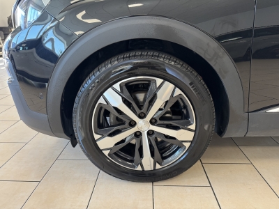 Peugeot 5008 Allure*7-Sitzer*TeiLeder*CarPlay*SHZ*Navi*
