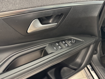 Peugeot 5008 Allure*7-Sitzer*TeiLeder*CarPlay*SHZ*Navi*