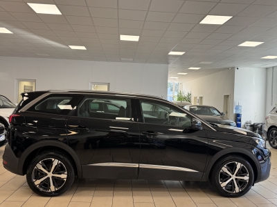 Peugeot 5008 Allure*7-Sitzer*TeiLeder*CarPlay*SHZ*Navi*