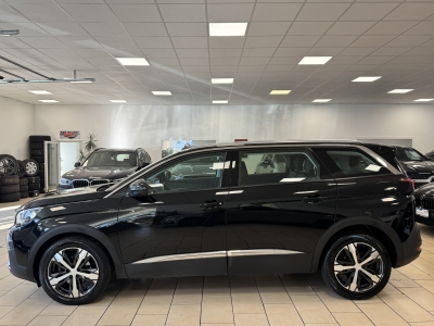 Peugeot 5008 Allure*7-Sitzer*TeiLeder*CarPlay*SHZ*Navi*