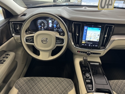 Volvo V60 R Design Plug-In Hybrid AWD*LED*Navi*R-Cam*