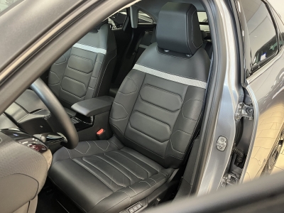 Citroen C4 ë- Shine*Leder*Pano*Navi*R-Cam*LED*KeyLess*