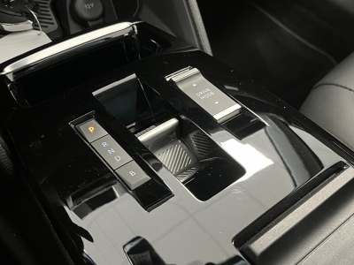 Citroen C4 ë- Shine*Leder*Pano*Navi*R-Cam*LED*KeyLess*