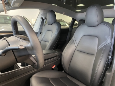 Tesla Model Y Long Range Dual AWD*Pano*R-Cam*Leder*SHZ