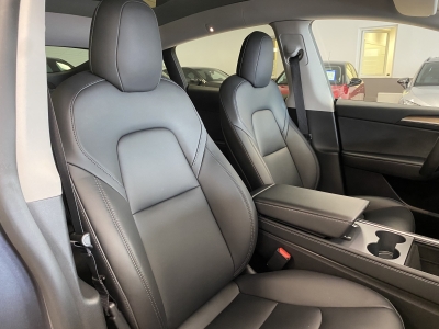 Tesla Model Y Long Range Dual AWD*Pano*R-Cam*Leder*SHZ