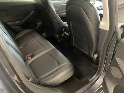 Tesla Model Y Long Range Dual AWD*Pano*R-Cam*Leder*SHZ