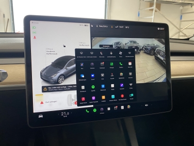 Tesla Model Y Long Range Dual AWD*Pano*R-Cam*Leder*SHZ