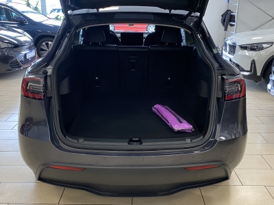 Tesla Model Y Long Range Dual AWD*Pano*R-Cam*Leder*SHZ