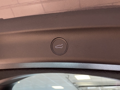 Tesla Model Y Long Range Dual AWD*Pano*R-Cam*Leder*SHZ