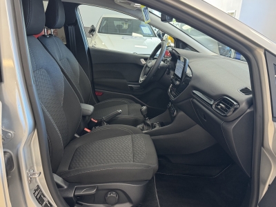 Ford Fiesta Titanium*LED*CarPlay*R-Cam*WinterPac*ACC*