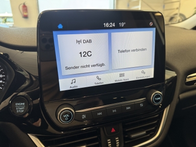 Ford Fiesta Titanium*LED*CarPlay*R-Cam*WinterPac*ACC*