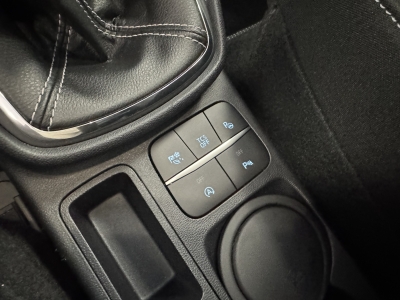 Ford Fiesta Titanium*LED*CarPlay*R-Cam*WinterPac*ACC*