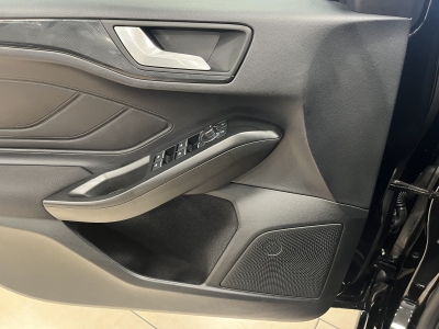 Ford Focus ST-Line*HUD*ACC*Navi*CarPlay*SHZ*LED*ParkAs*
