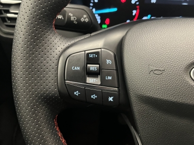 Ford Focus ST-Line*HUD*ACC*Navi*CarPlay*SHZ*LED*ParkAs*