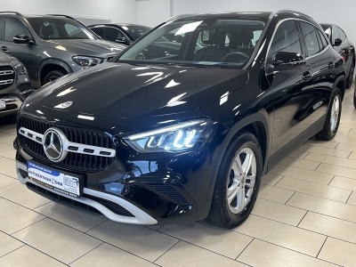 Mercedes-Benz GLA 180 ACC*LED*Navi*R-Cam*TeiLeder*SHZ*KlimaAu*