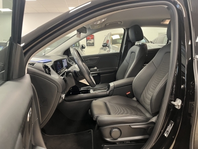 Mercedes-Benz GLA 180 ACC*LED*Navi*R-Cam*TeiLeder*SHZ*KlimaAu*