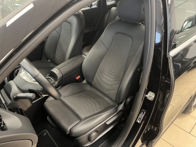 Mercedes-Benz GLA 180 ACC*LED*Navi*R-Cam*TeiLeder*SHZ*KlimaAu*