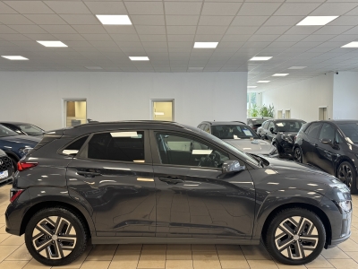Hyundai KONA Trend 2WD*LED*R-Cam*Navi*CarPlay*SHZ*