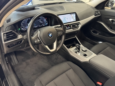 BMW 330 e Advantage*LED*AHK*ACC*HUD*Navigation*SHZ*