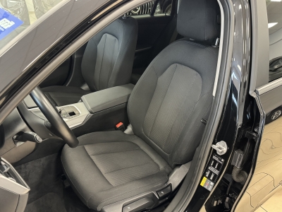 BMW 330 e Advantage*LED*AHK*ACC*HUD*Navigation*SHZ*