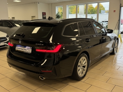 BMW 330 e Advantage*LED*AHK*ACC*HUD*Navigation*SHZ*