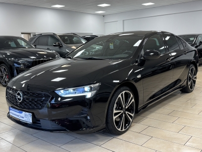 Opel Insignia Ultimate 4x4*LED*Navi*R-Cam*HUD*ACC*SHZ