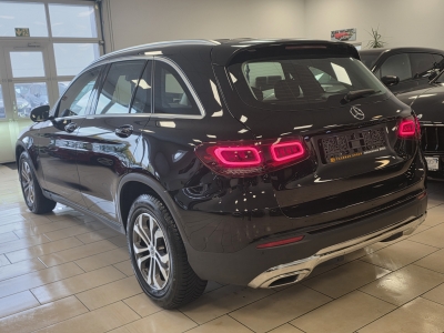Mercedes-Benz GLC 220 d 4Matic*AHK*LED*Navi*R-Cam*CarPlay*SHZ*