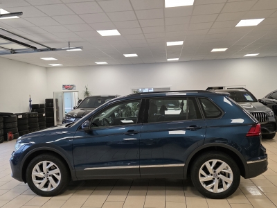 VW Tiguan Life 4Motion*AHK*Navi*LED*360°Cam*ACC*SHZ