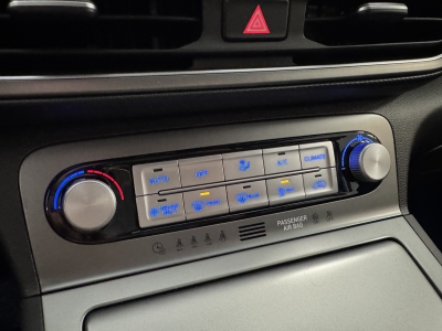 Hyundai KONA Trend*2WD*CarPlay*LED*RCam*Navi*SHZ*SOH100%