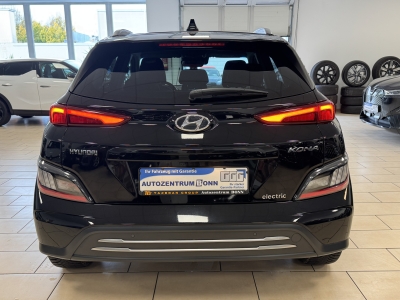 Hyundai KONA Trend*2WD*CarPlay*LED*RCam*Navi*SHZ*SOH100%