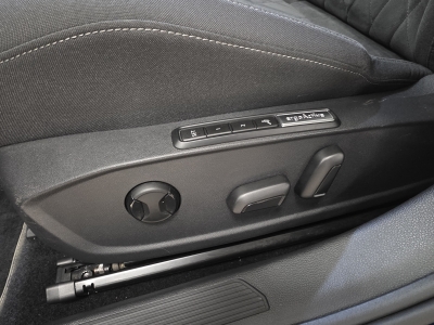 VW Golf Style eTSI*1stEDITION*Pano*LED*Navi*CarPlay*