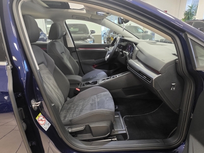 VW Golf Style eTSI*1stEDITION*Pano*LED*Navi*CarPlay*