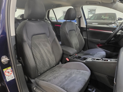 VW Golf Style eTSI*1stEDITION*Pano*LED*Navi*CarPlay*