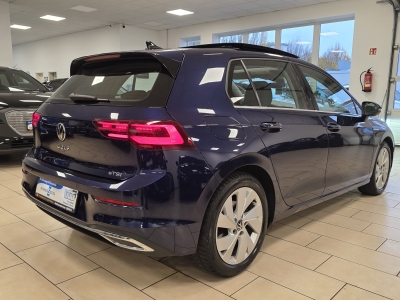 VW Golf Style eTSI*1stEDITION*Pano*LED*Navi*CarPlay*