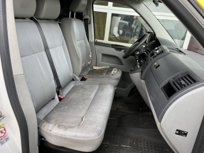 VW Transporter T5 Kasten-Hochdach lang