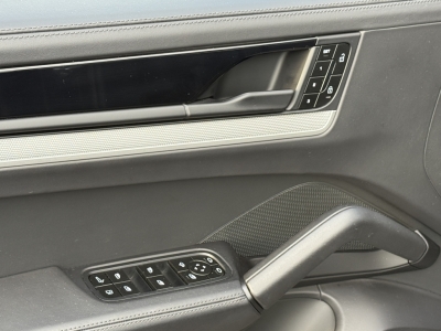 Porsche Cayenne S E-Hybrid InnoDrive HA-Lenk PDCC Burmes