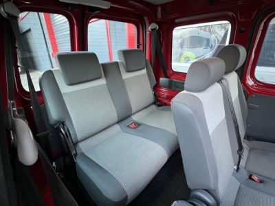 VW Caddy 1.6 TDI 7-Sitzer Klima Navi 2x Schiebetür