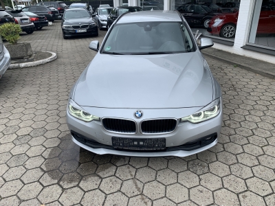 BMW 318 d Aut.Touring Navi LED Sportsitze PDC